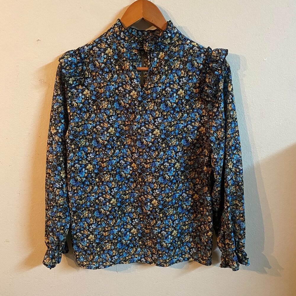 CLASSIC FASHION COLLECTION SMALL MULTI-COLOR LONG-SLEEVE FLORAL TOP